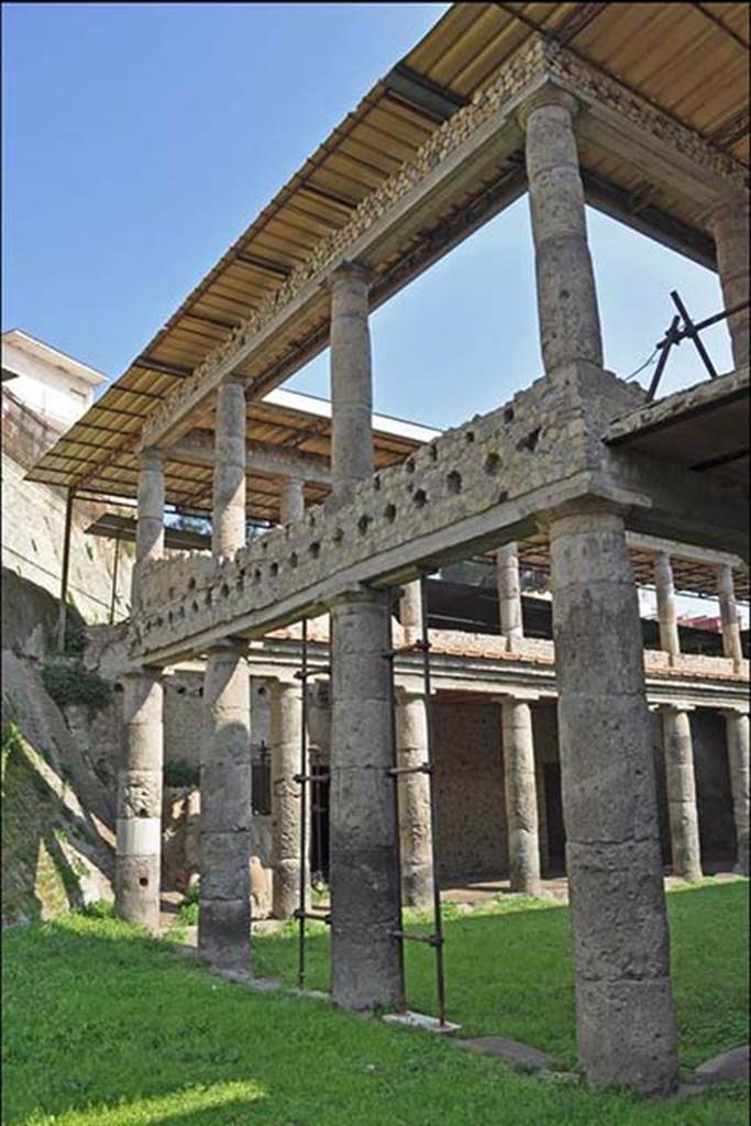 Oplontis, Villa L. Crassius Tertius. Area 19 at west end of central peristyle courtyard 27.