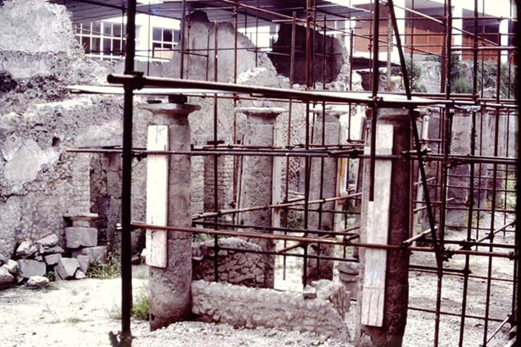 Oplontis, Villa of Lucius Crassius Tertius. 1984? Looking south-west from area 36 to area 20 and doorway to room 14.
Source: The Wilhelmina and Stanley A. Jashemski archive in the University of Maryland Library, Special Collections (See collection page) and made available under the Creative Commons Attribution-Non Commercial License v.4. See Licence and use details.
Oplo0192