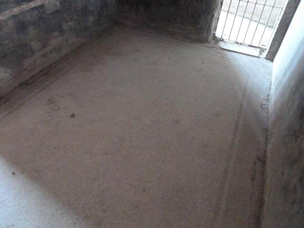 Stabiae, Secondo Complesso (Villa B), September 2015. Room 19, looking east across floor.