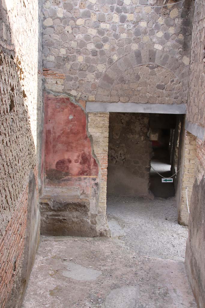 Stabiae, Villa Arianna, September 2021.
Room G, looking south towards doorway to entrance hallway L. Photo courtesy of Klaus Heese.