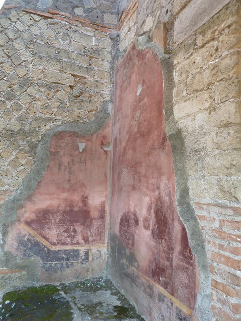 Stabiae, Villa Arianna, September 2015.
Room G, south-east corner with remains of painted walls above steps.