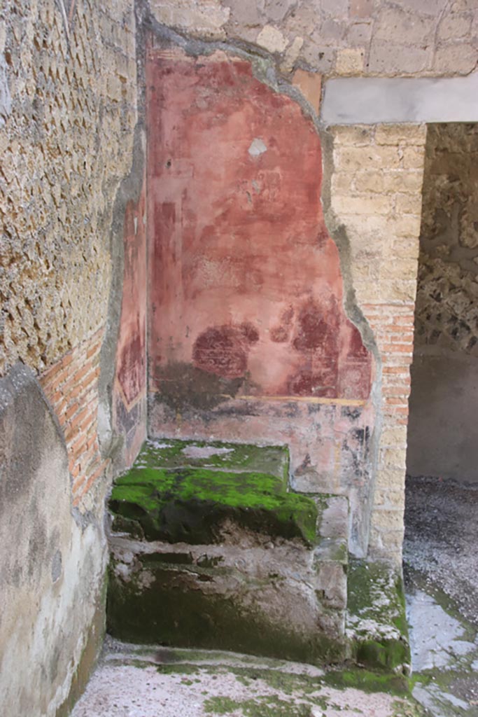 Stabiae, Villa Arianna, October 2022.
Room G, south wall in south-east corner with remains of painted wall. Photo courtesy of Klaus Heese.