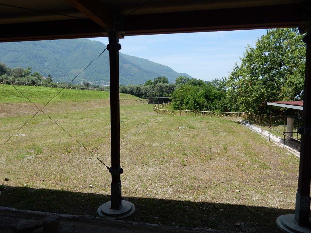 Stabiae, Villa Arianna, June 2019. Looking west across large peristyle/palestra. Photo courtesy of Buzz Ferebee.