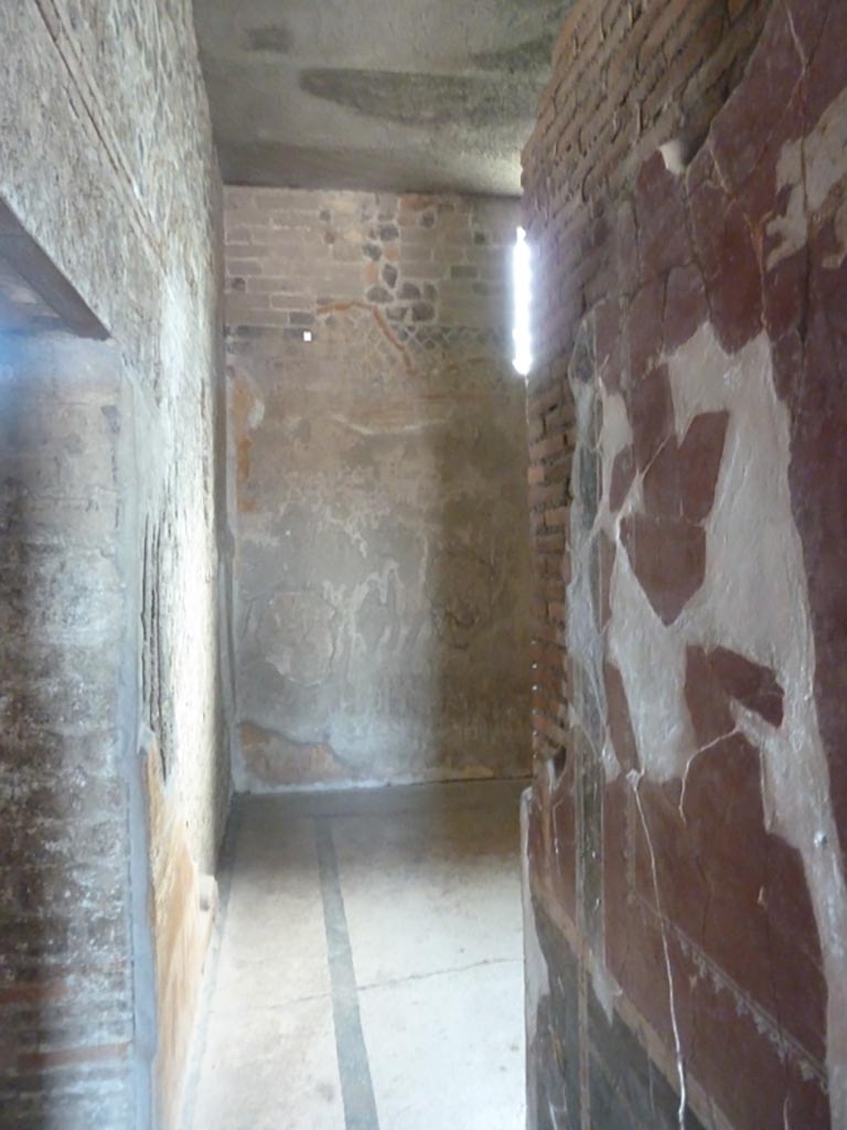 Stabiae, Villa Arianna, September 2015. Looking south along corridor 8 into room 10, a cubiculum.