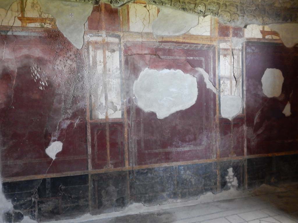 Stabiae, Villa Arianna, June 2019.  Room 5, east wall. Photo courtesy of Buzz Ferebee.

