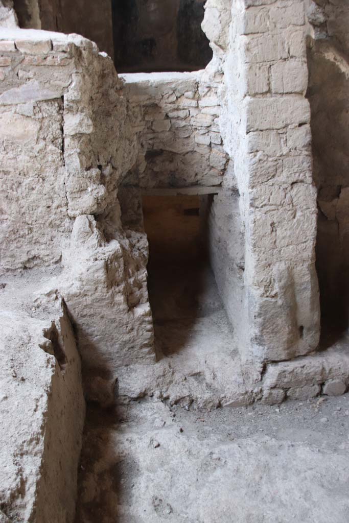 Stabiae, Villa Arianna, September 2021. 
Room 28, detail from south side. Photo courtesy of Klaus Heese.
