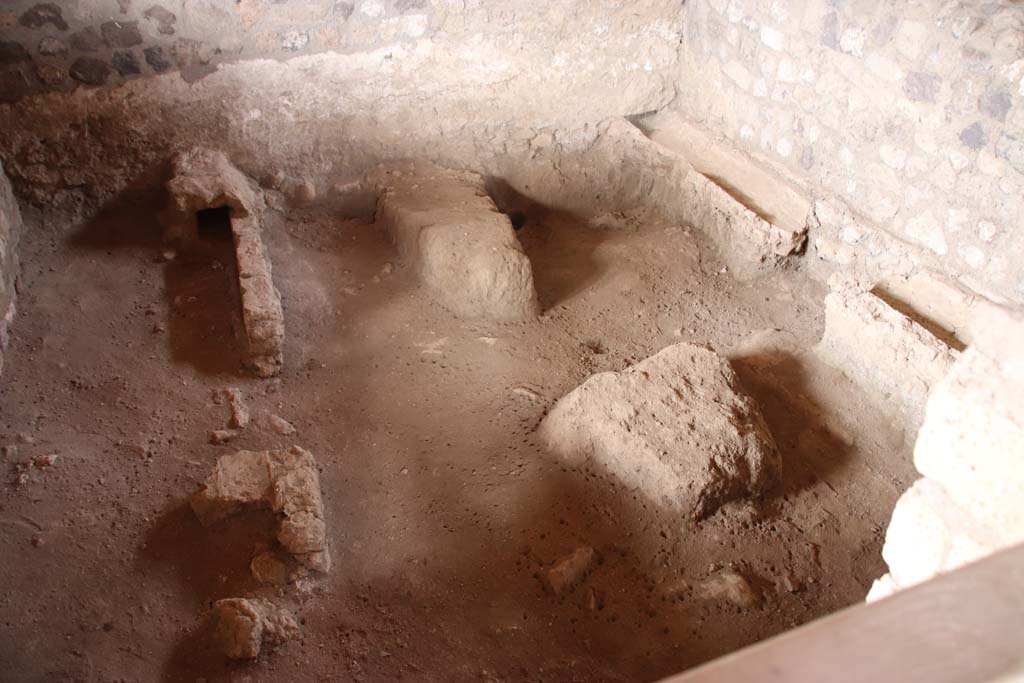 Stabiae, Villa Arianna, September 2021. Room 31, looking north at floor in room 31. Photo courtesy of Klaus Heese.