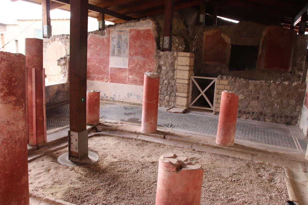 Stabiae, Villa Arianna, October 2020. W30, looking towards north portico. Photo courtesy of Klaus Heese.  