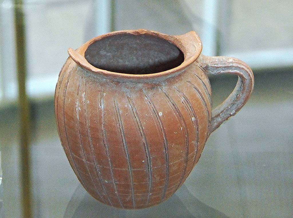 Boscoreale, Villa rustica in via Casone Grotta, proprietà Risi di Prisco. Thin-walled tankard or jug.
