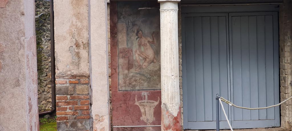 II.2.2 Pompeii. April 2022.
Room “i”, west end of upper euripus, detail of painting of Diana bathing. Photo courtesy of Giuseppe Ciaramella.