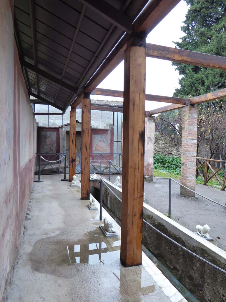 II.2.2 Pompeii. January 2017. Room “k”, looking east along upper euripus.
Foto Annette Haug, ERC Grant 681269 DÉCOR.