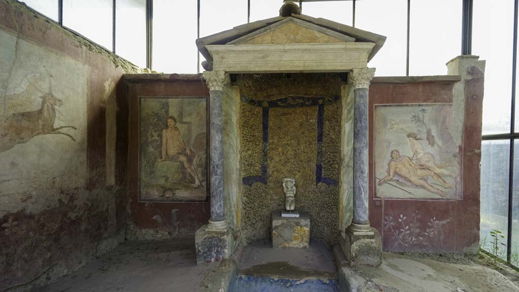 II.2.2 Pompeii. August 2021.
Room “k”, looking east towards summer dining room with biclinium and water feature, at east end of upper euripus. Photo courtesy of Robert Hanson.