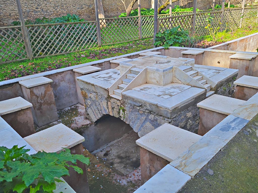 II.2.2 Pompeii. March 2024. Room “l”, (L), garden. Looking north-west along pool and fountain. Photo courtesy of Giuseppe Ciaramella.