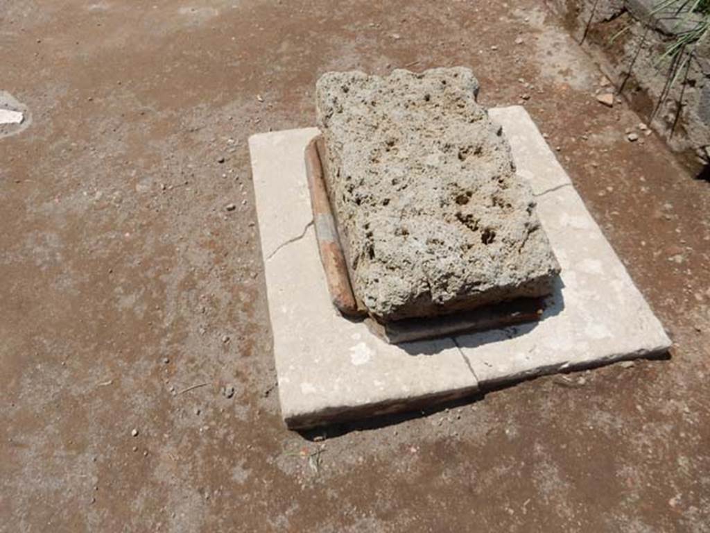 II.2.2 Pompeii. May 2016. Room 2, site of cistern-mouth on south side of impluvium.
Photo courtesy of Buzz Ferebee.
