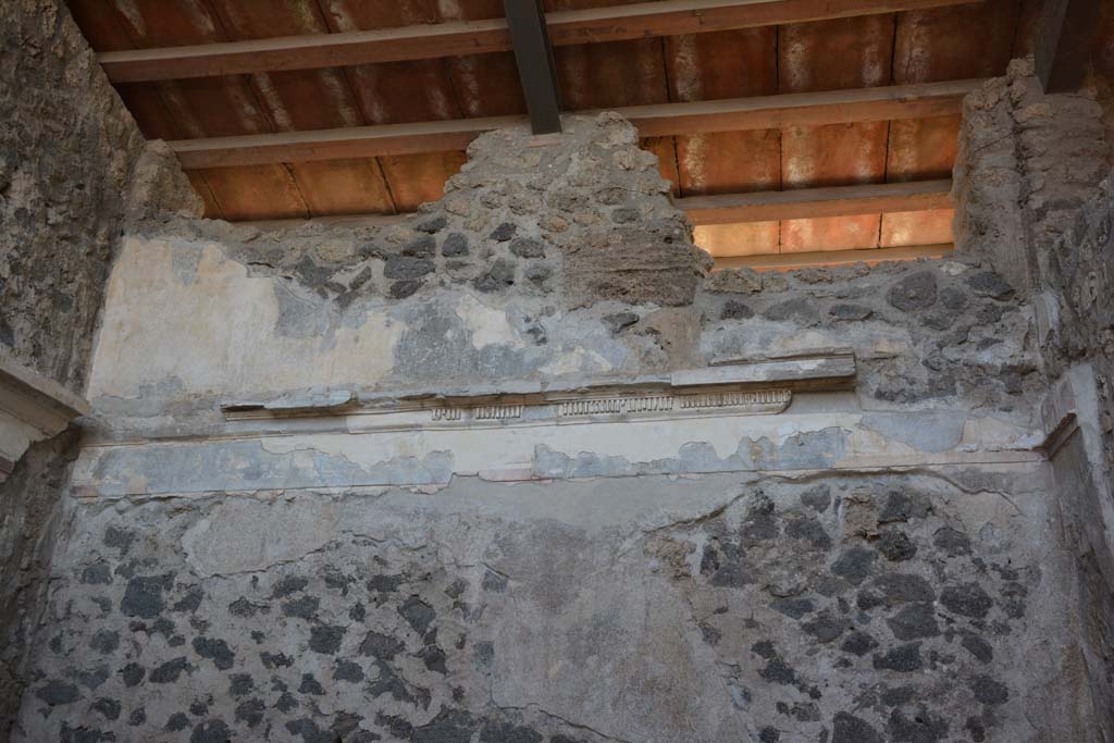 II.2.2 Pompeii. July 2017. Room 3, upper east wall.
Foto Annette Haug, ERC Grant 681269 DÉCOR.