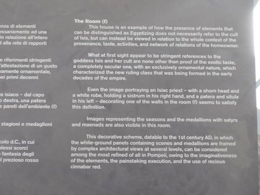 II.2.2 Pompeii. May 2016. Notice giving information about room “f” and its Egyptian themed decoration.
Photo courtesy of Buzz Ferebee.