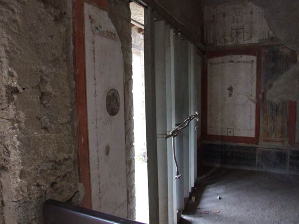 II.2.2 Pompeii. December 2006. Room “f”, east wall from entrance doorway.