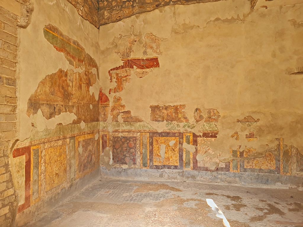 II.2.2 Pompeii. March 2024.
Room “h”, triclinium, looking towards the west wall and north-west corner. Photo courtesy of Giuseppe Ciaramella.