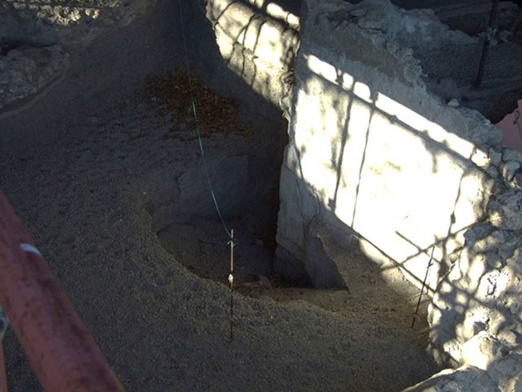 IX.12.A/IX.12.9 Pompeii. March 2009. Looking east at rooms under excavation.

